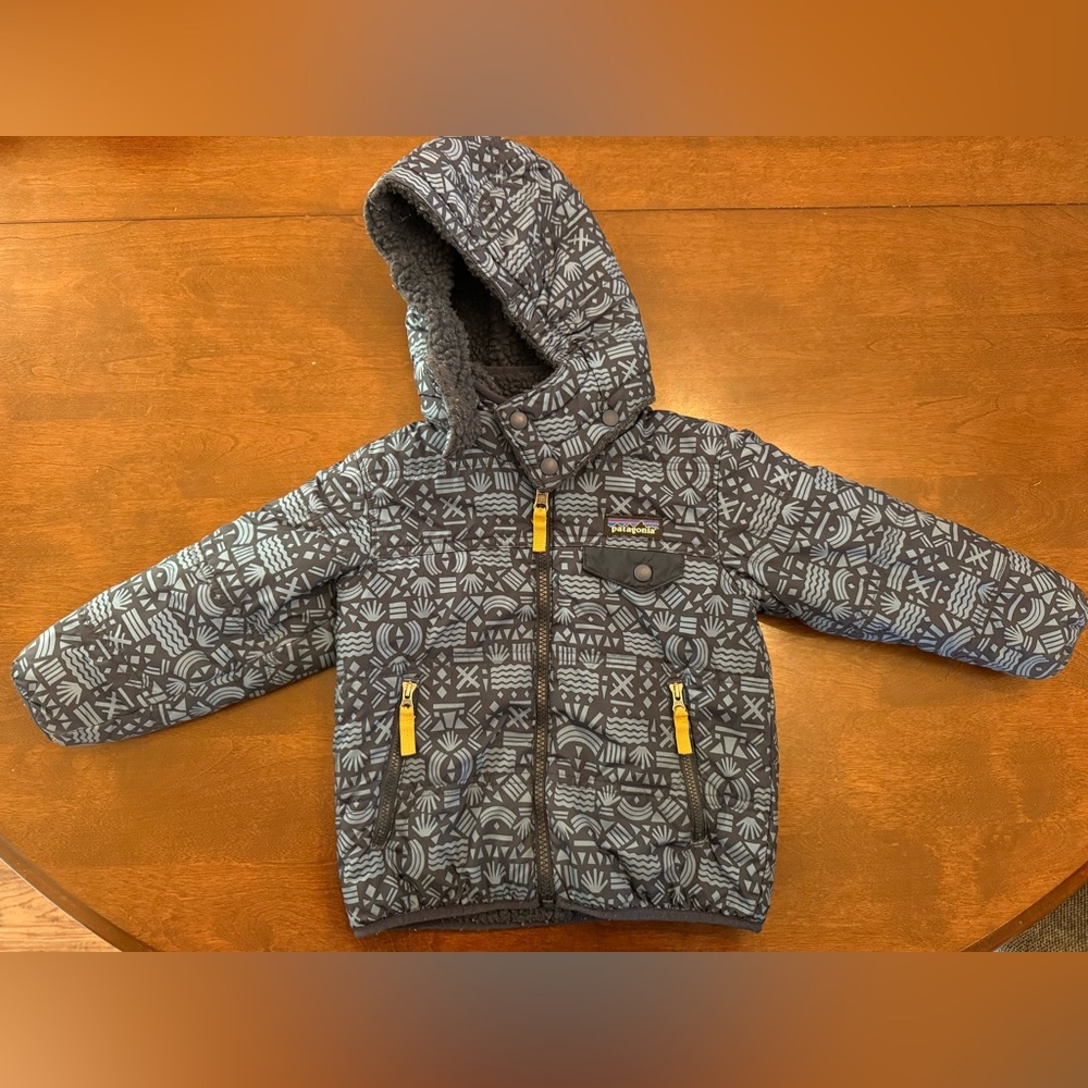 Patagonia Kids Gray Patterned Puffer Jacket with Yellow Zippers